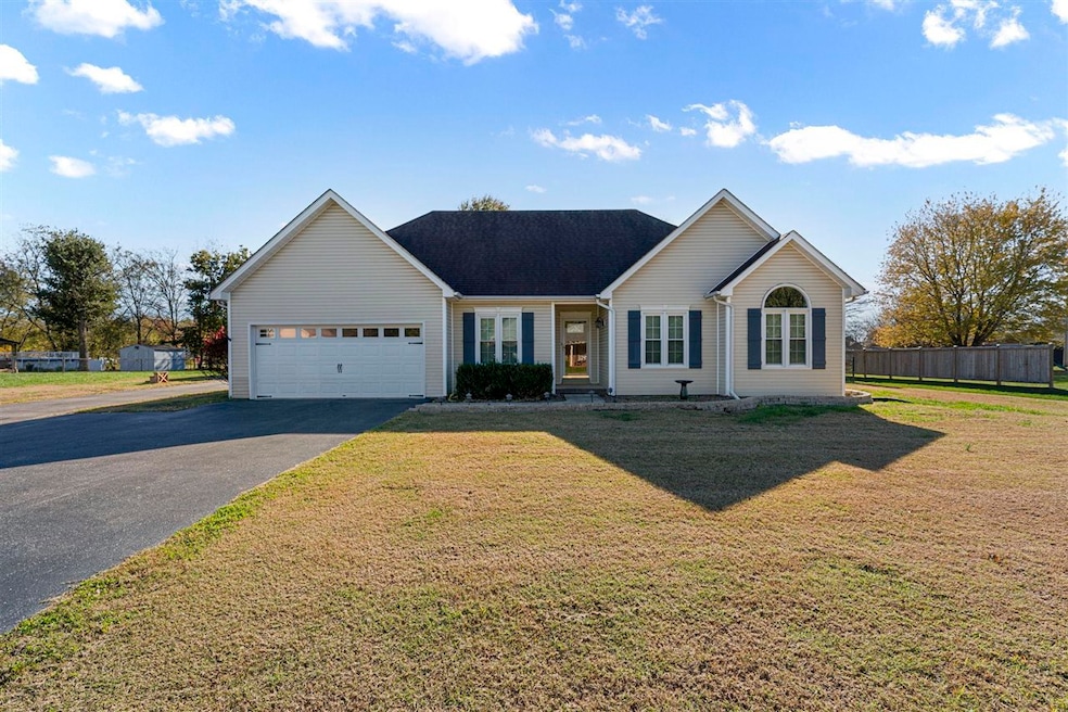 121 Plainfield Way, Bowling Green, KY 42104 - photo 1