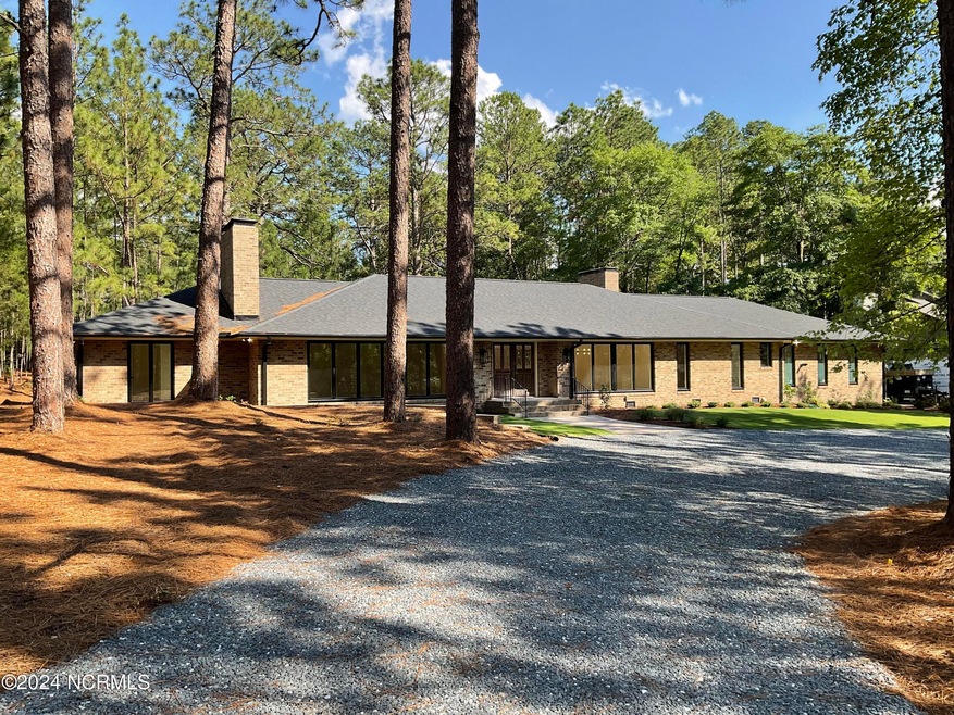 570 Donald Ross