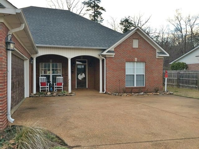 914 Bonnie Blue Dr, Oxford, MS 38655 - photo 1