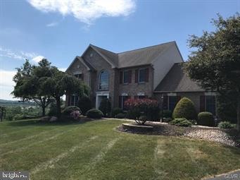 3545 Jonathan Ct, Orefield, PA 18069 - photo 1