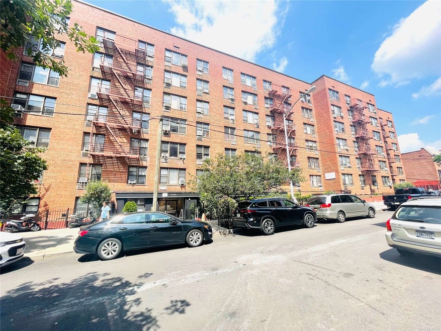 83-45 Vietor Ave unit 2M, Elmhurst, NY 11373 - photo 1