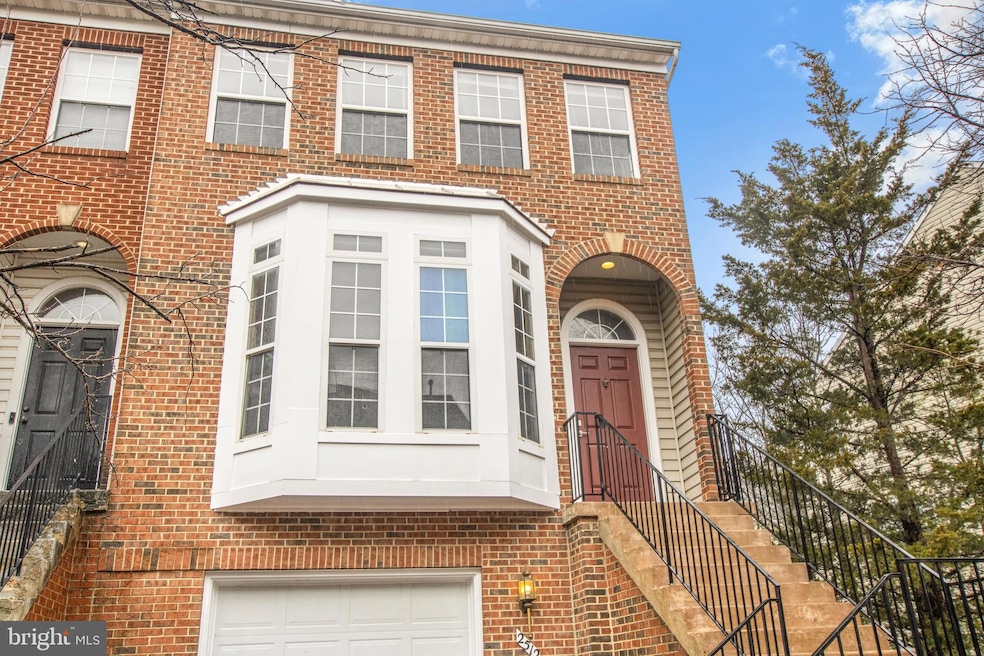 2512 Woodrow Wilson Dr, Herndon, VA 20171 - photo 1