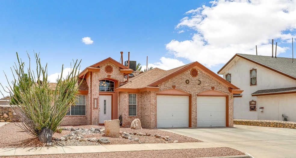 14028 Lago Seco Dr, Horizon City, TX 79928 - photo 1