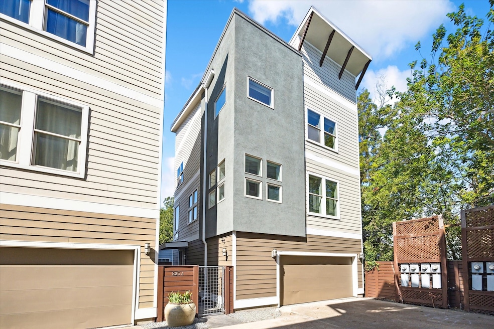 Welcome to 825 W 25th Unit A! This property offers