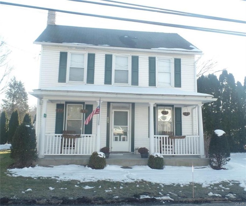 609 Monocacy Dr, Bath, PA 18014 - photo 1