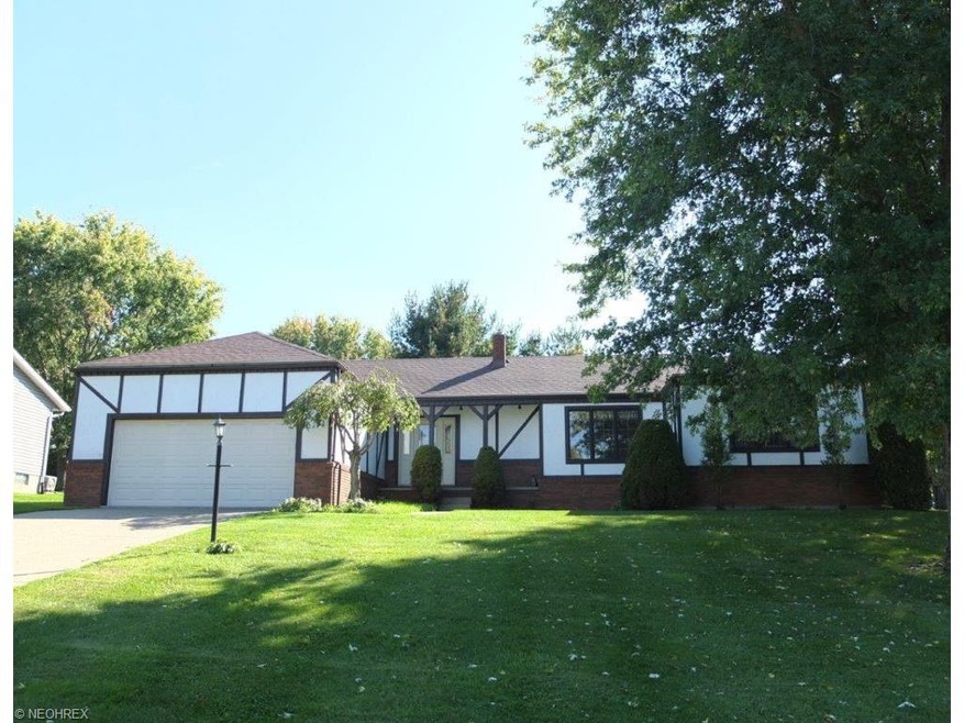 Beautiful, well maintained, 3 bedroom, 2.5 bath, T