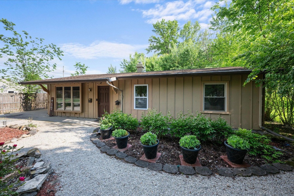 813 W 9th St, Marysville, OH 43040 - photo 1