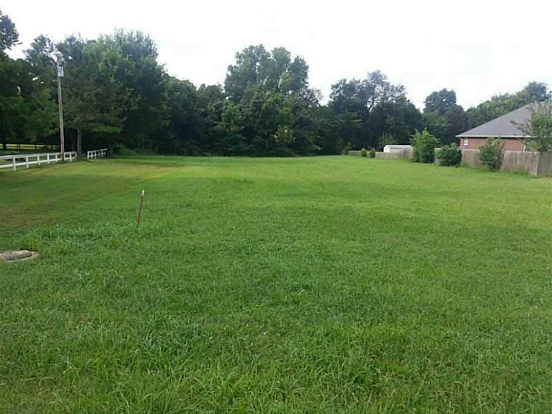 2208 W University St, Siloam Springs, AR 72761 - photo 1