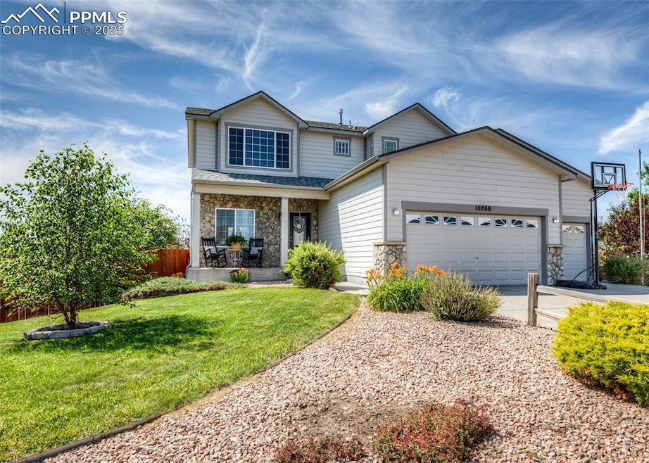 Former Model Home!  6 Bedrooms! 3.5 Bathrooms! 3-Car Garage! 12,666 SqFt Lot!