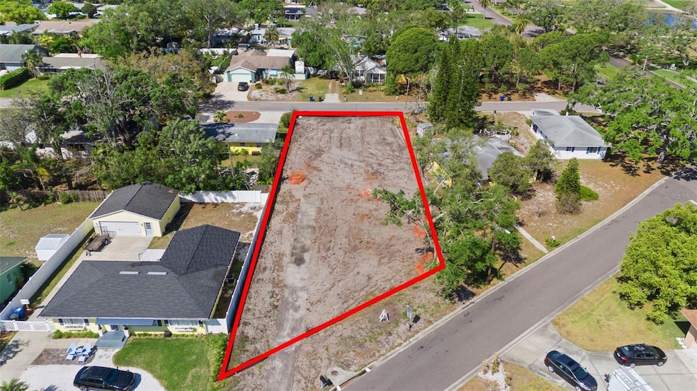 907 Gulf View Blvd, Dunedin, FL 34698 - photo 1