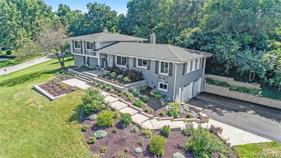 7120 Fairhill Rd, Bloomfield Hills, MI 48301 - photo 1