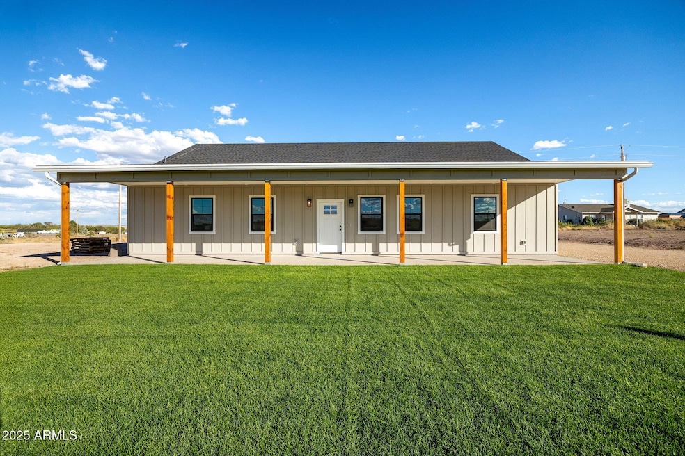 810 S 24th -- W, Saint Johns, AZ 85936 - photo 1