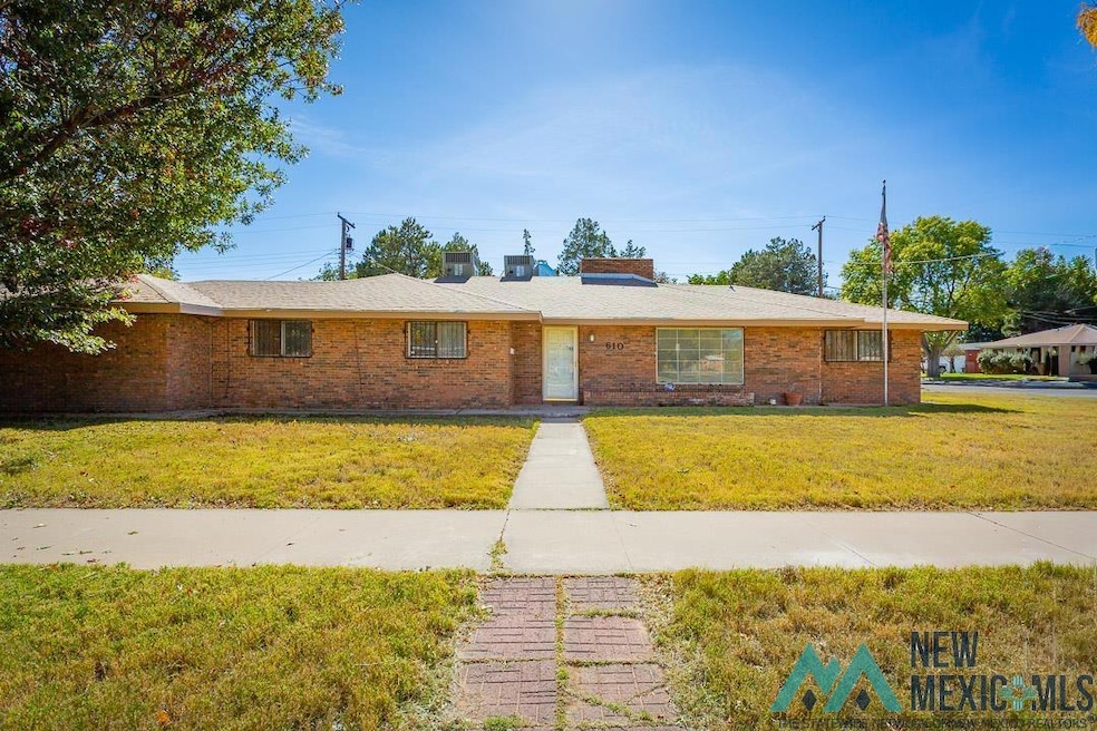 610 W Frazier St, Roswell, NM 88203 - photo 1
