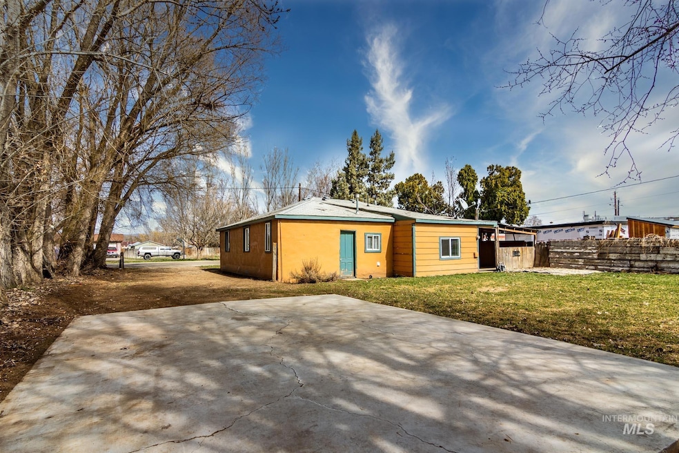 725 Pioneer Rd, Weiser, ID 83672 - photo 1