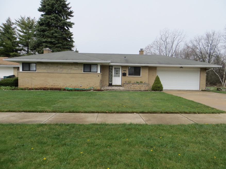 700 Keller Ave, Waukegan, IL 60085 - photo 1