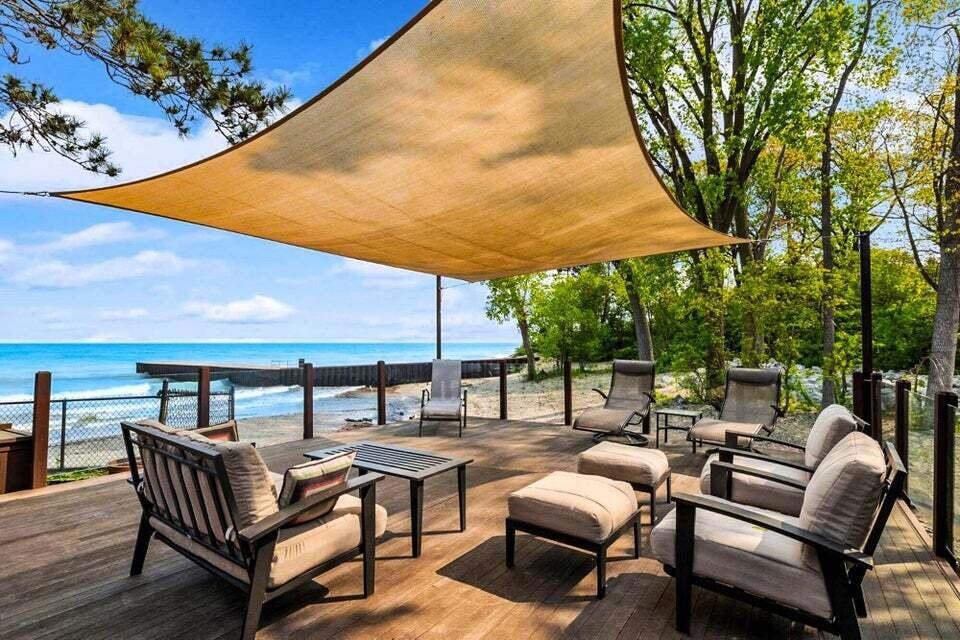For Sale $2,337,000 • Co-Listing Agent