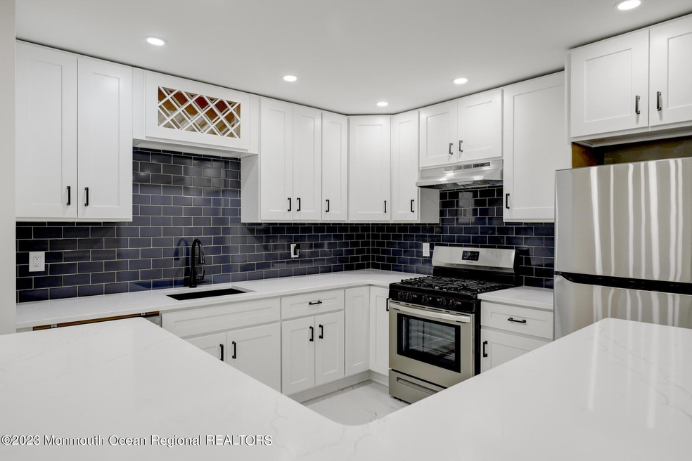 13 - Kitchen