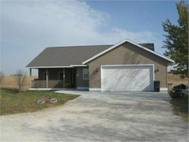 2829 Locust Rd, Decorah, IA 52101 - photo 1