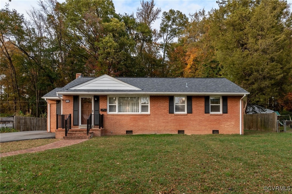 View of front facade with a front lawn