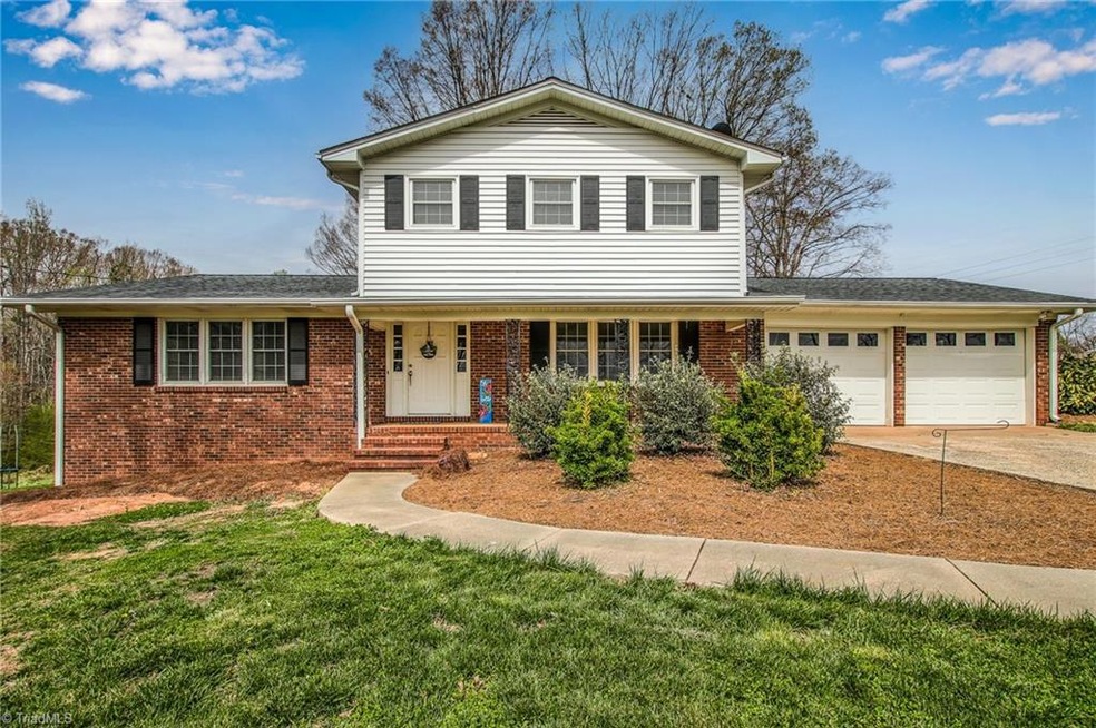 369 Kimberly Dr, Asheboro, NC 27205 - photo 1