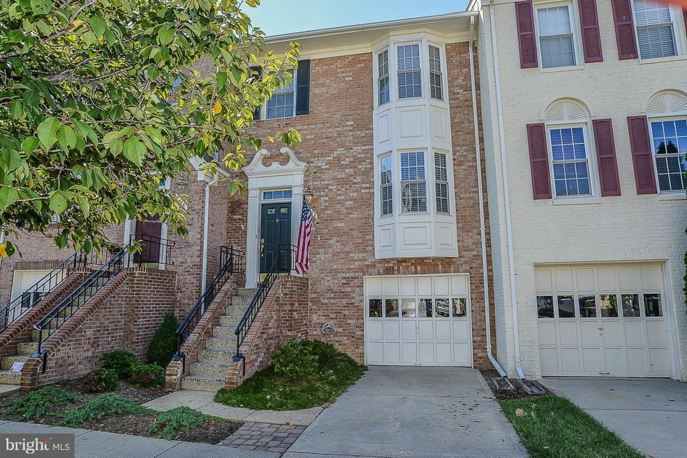 2008 Pieris Ct, Vienna, VA 22182 - photo 1