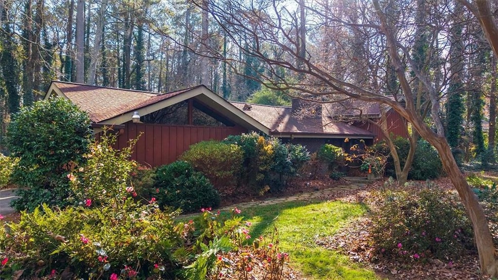 5363 Rosser Rd, Stone Mountain, GA 30087 - photo 1