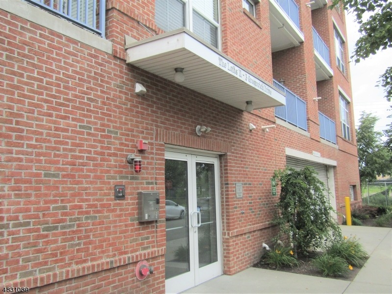3 Greenwich Dr unit 120, Jersey City, NJ 07305 - photo 1
