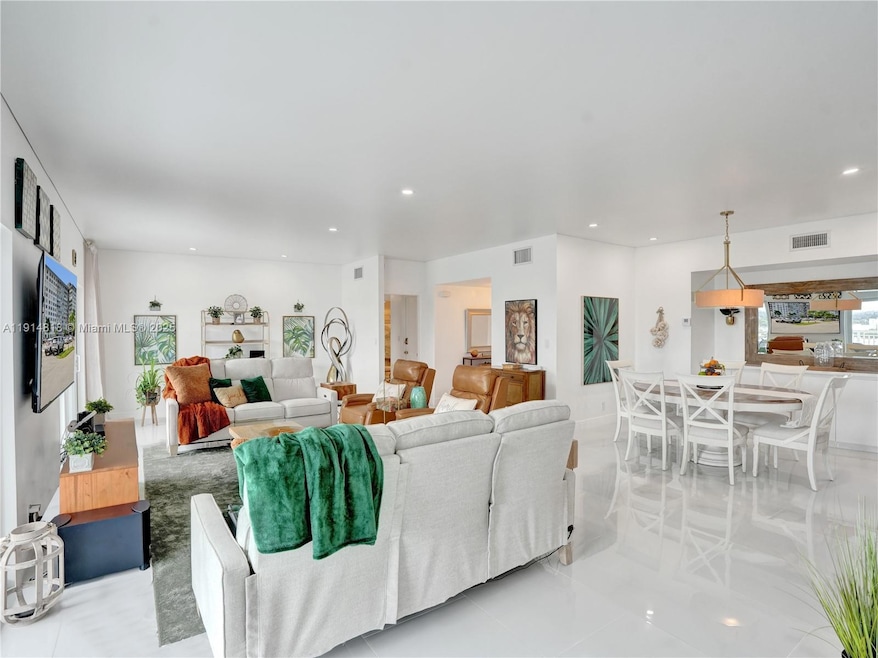 Hillcrest No 25 unit 1204, Hollywood, FL 33021 - photo 1