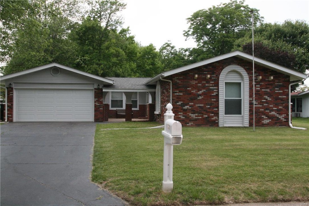 72 Shirlwin Dr, Granite City, IL 62040 - photo 1