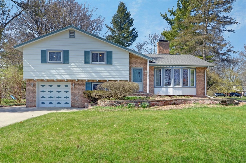 Welcome Home to 1252 Ivanhoe!