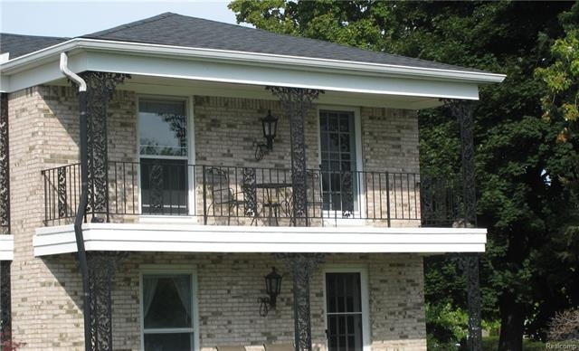 2nd story balcony