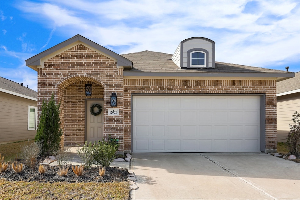 17923 Costrell Dr, Hockley, TX 77447 - photo 1