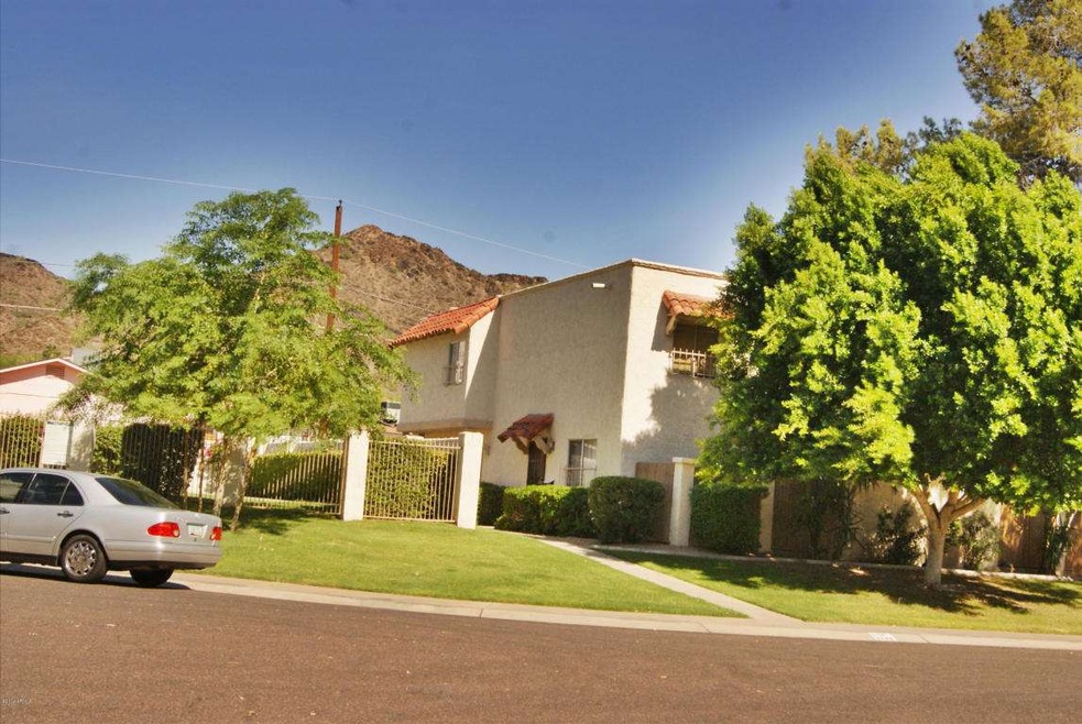 8847 N 12th Place unit 43, Phoenix, AZ 85020 - photo 1