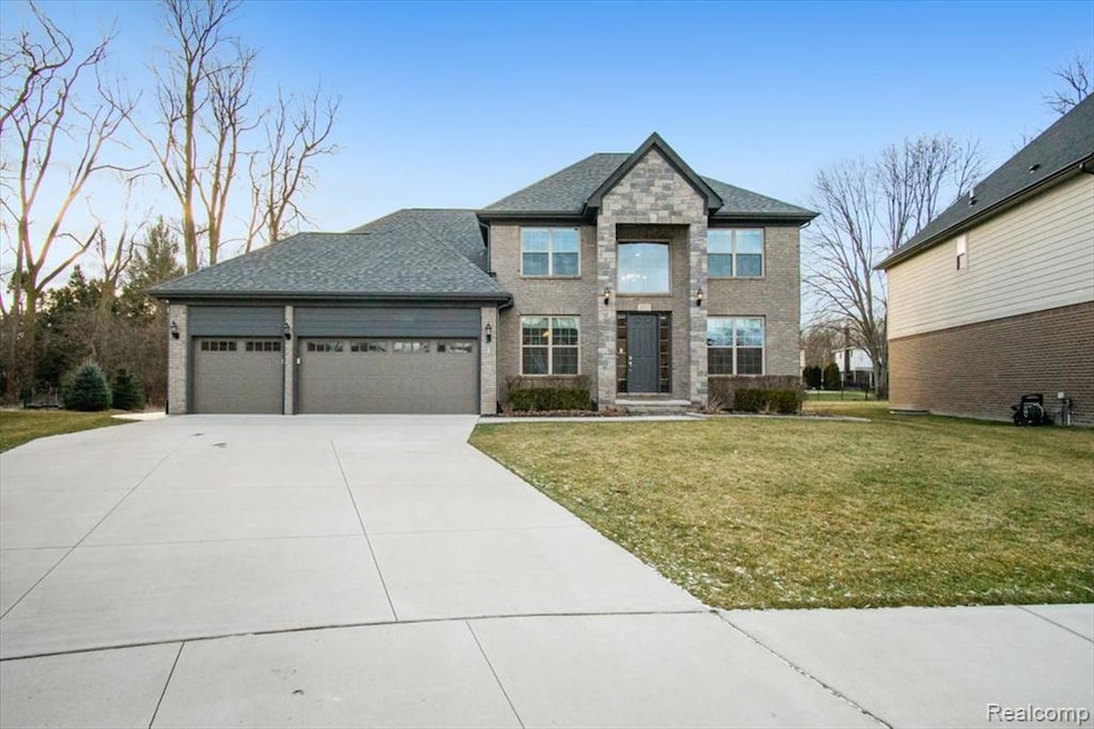 5317 Rangemore Dr, Troy, MI 48085 - photo 1