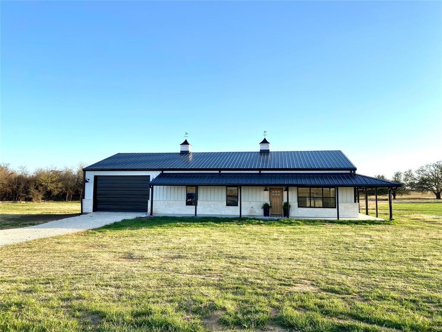 805 Meadow Bend Cir, Stephenville, TX 76401 - photo 1