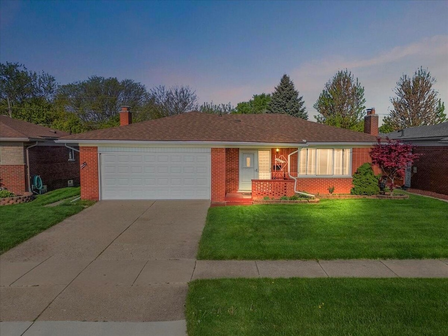 01-30657 Moulin Ave-1
