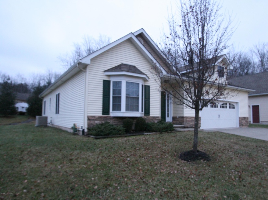 43 Green Briar Dr, Dallas, PA 18612 - photo 1