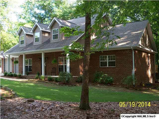 204 Lakeshore Dr, Gadsden, AL 35901 - photo 1