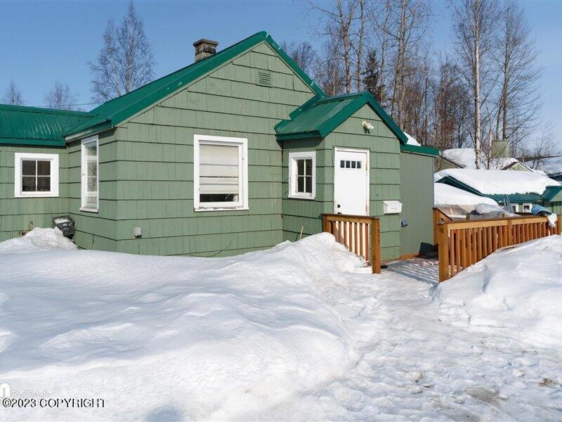 01-Front Exterior_ELI08479