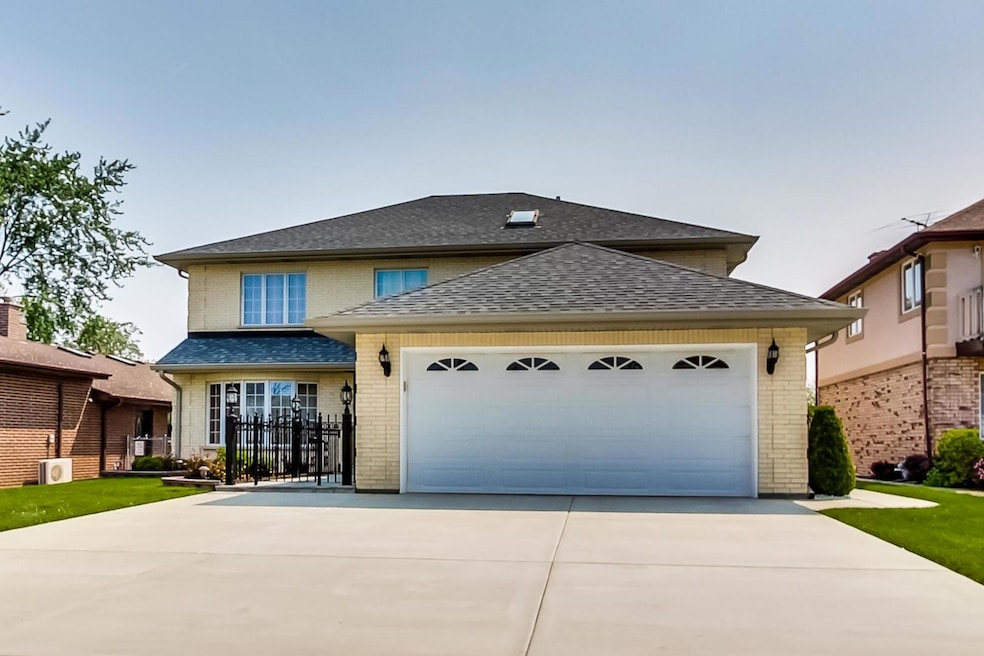 10161 Potter Rd, Des Plaines, IL 60016 - photo 1