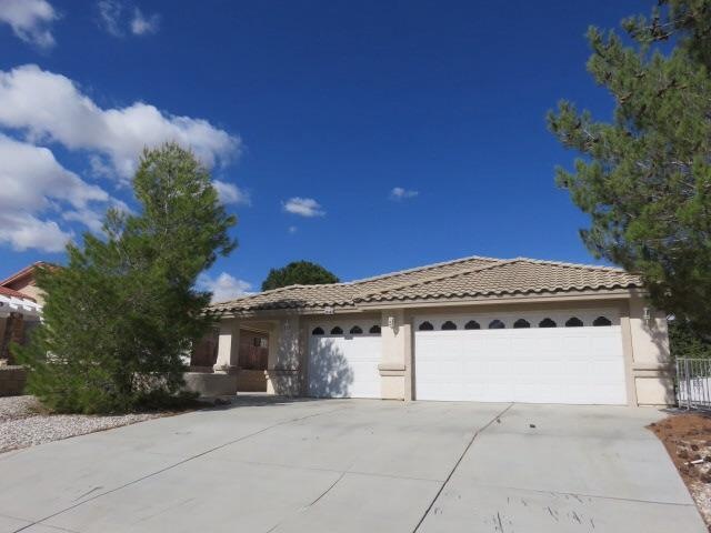 18162 Country Glen Dr, Victorville, CA 92392 - photo 1