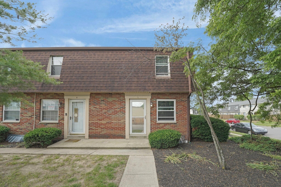 1-web-or-mls-5738-beechcroft-rd-unit-l