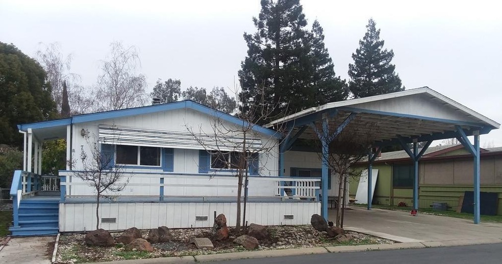 Large open front deck.