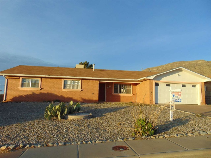 2821 Carmel Dr, Alamogordo, NM 88310 - photo 1