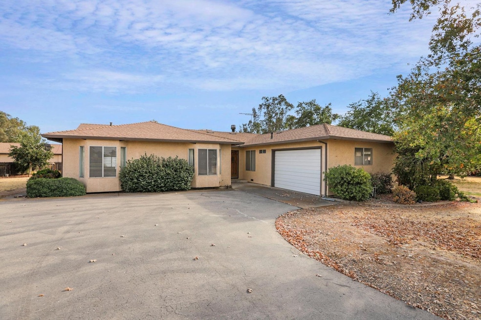 14230 E Collier Rd, Acampo, CA 95220 - photo 1