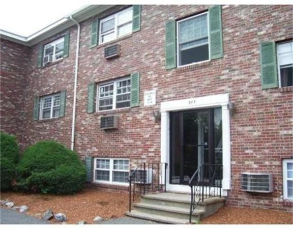 363 Hildreth St unit 12, Lowell, MA 01850 - photo 1