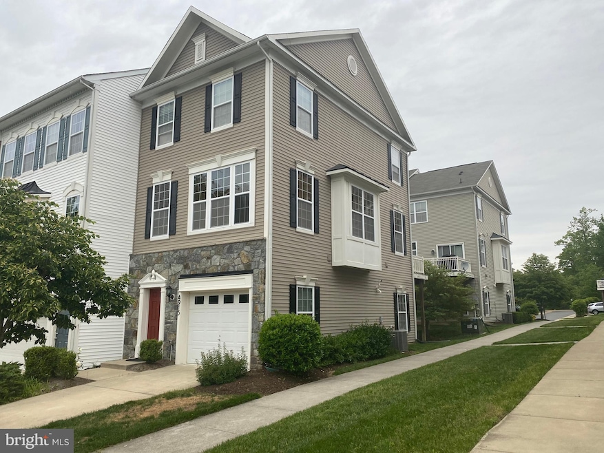 4915 Potomac Highlands Cir, Triangle, VA 22172 - photo 1