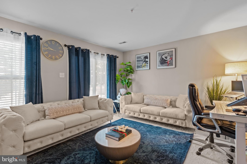 Pending $490,000 • Co-Listing Agent