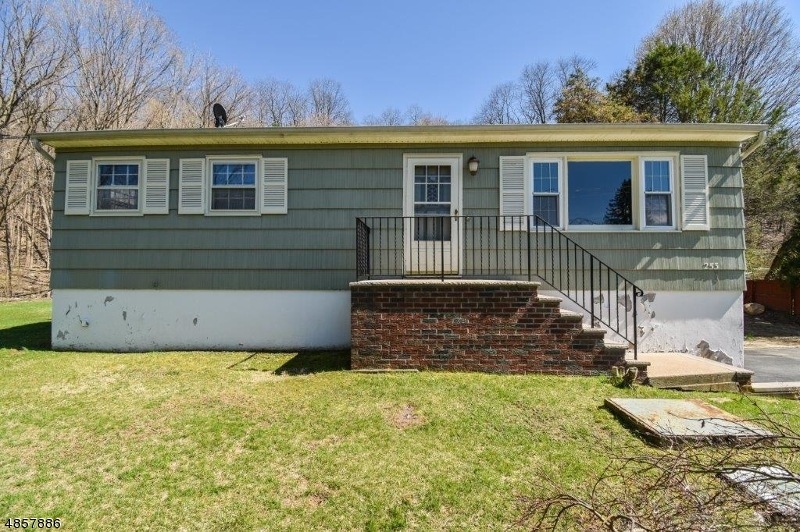 253 Munsonhurst Rd, Franklin, NJ 07416 - photo 1