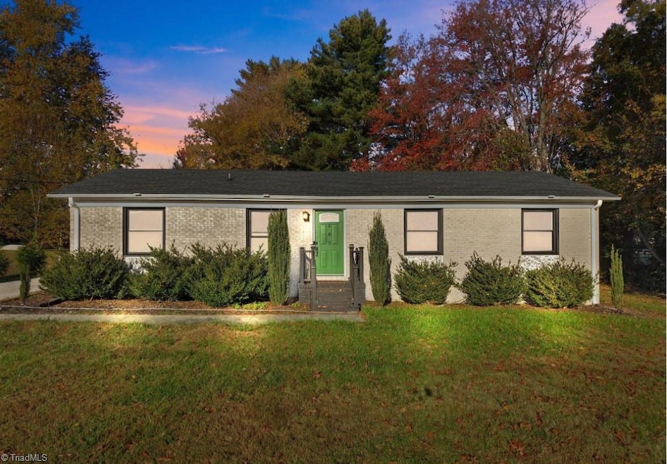 202 Hassellwood Dr, Jamestown, NC 27282 - photo 1